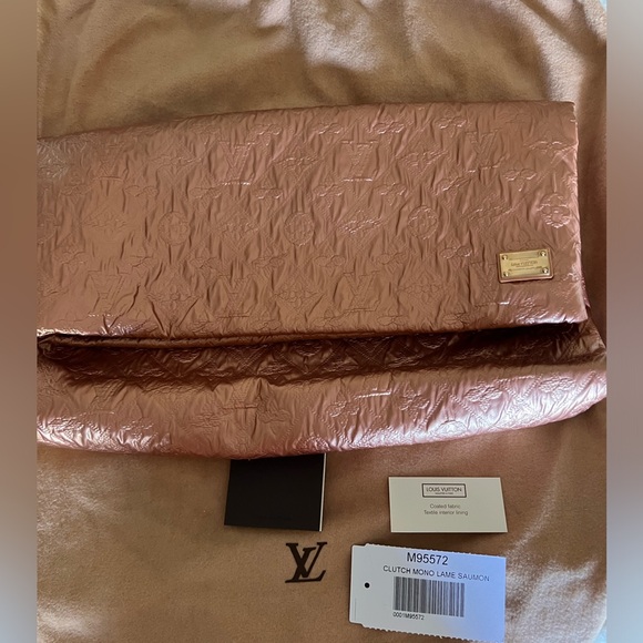 LOUIS VUITTON Saumon Monogram Limelight
Clutch Bag - Picture 12 of 14